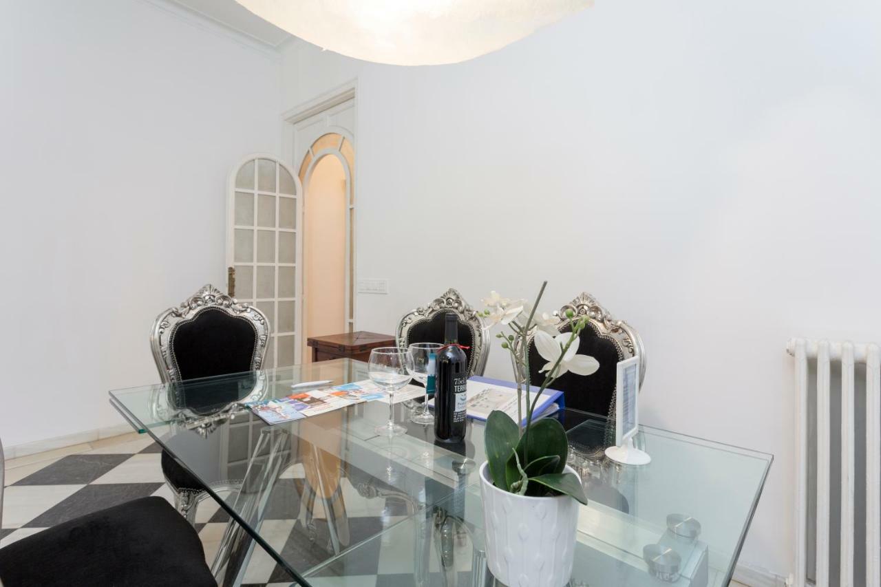 1229 - Awesome City Center Apartment With Terrace Barcelona Bagian luar foto