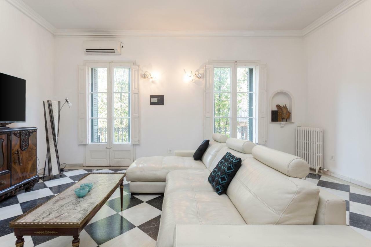 1229 - Awesome City Center Apartment With Terrace Barcelona Bagian luar foto