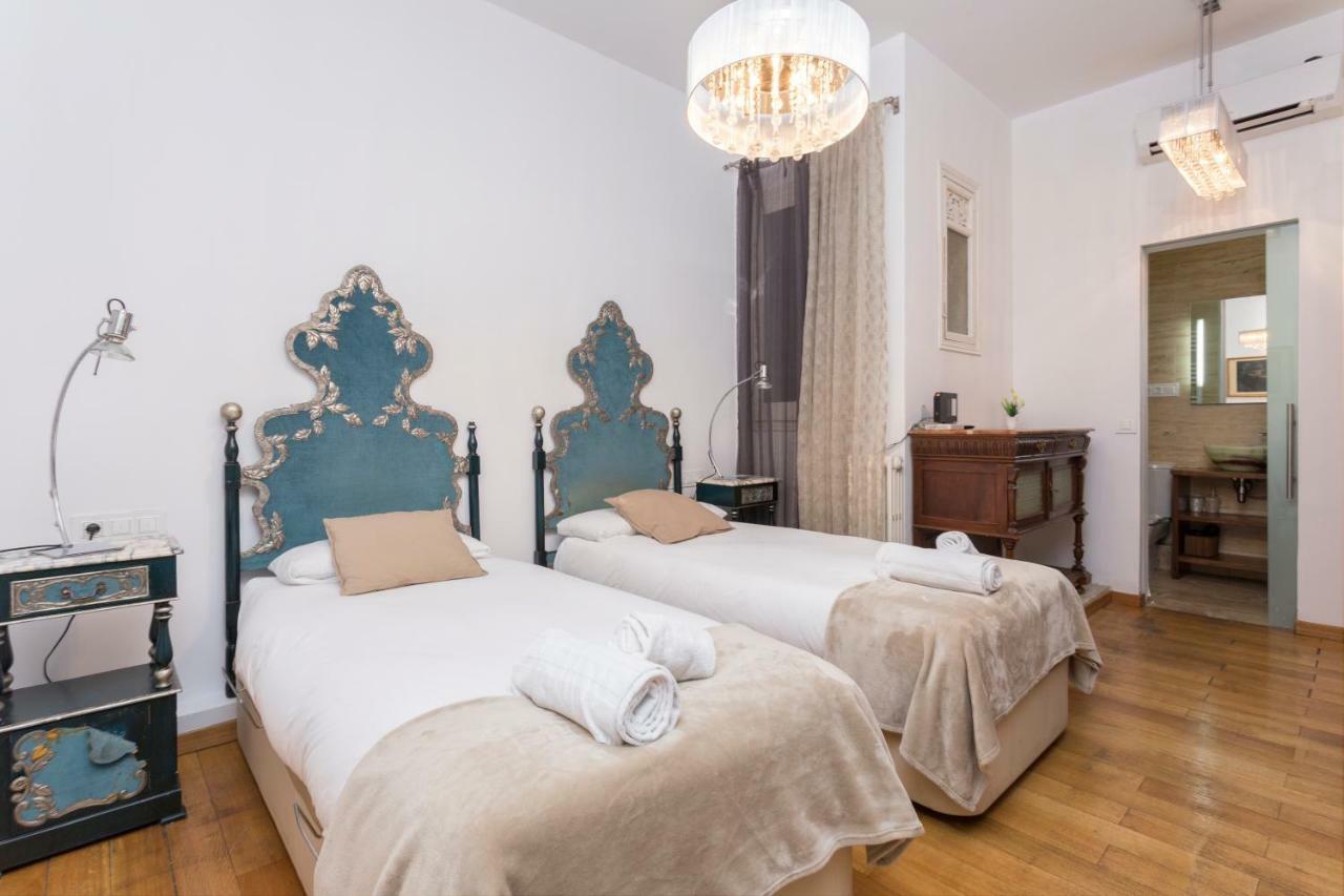 1229 - Awesome City Center Apartment With Terrace Barcelona Bagian luar foto